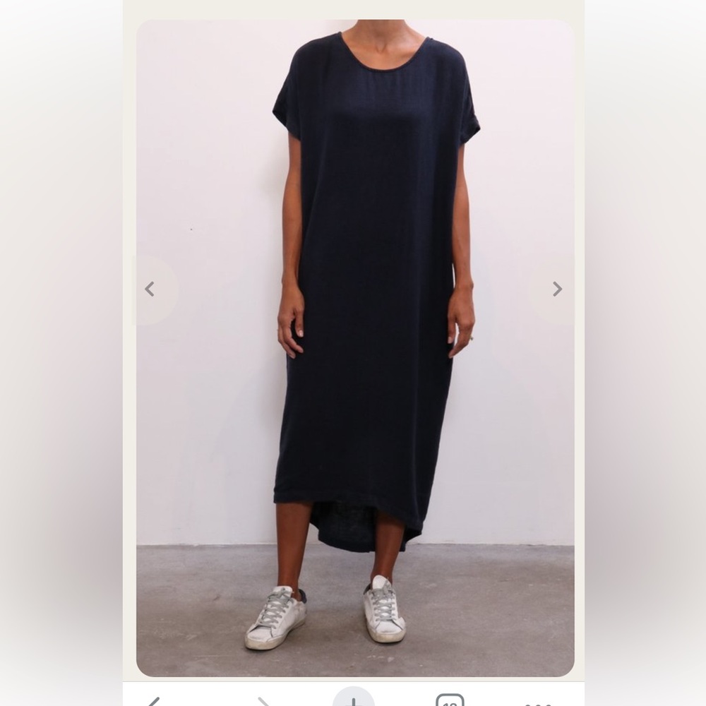 Black Crane - Cocoon Dress with Pockets and Back Pleat in Dark Navy